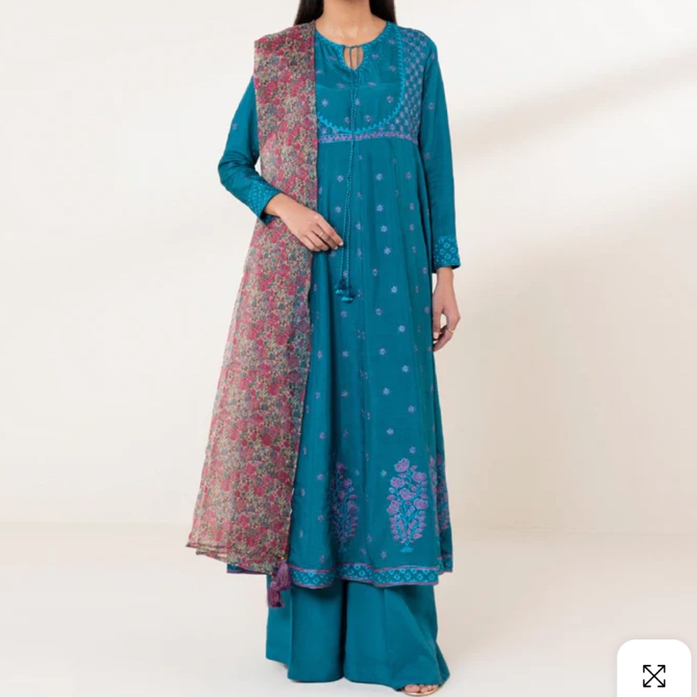 Sapphire 3 piece silk outfit